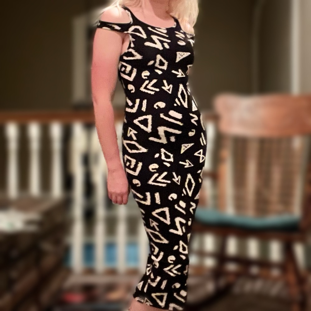 Rue 21 black and white maxi dress S